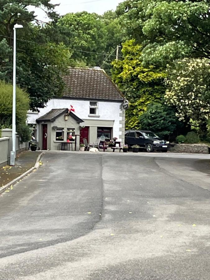 テンプルモア Tom Rocky'S Farmyardヴィラ エクステリア 写真